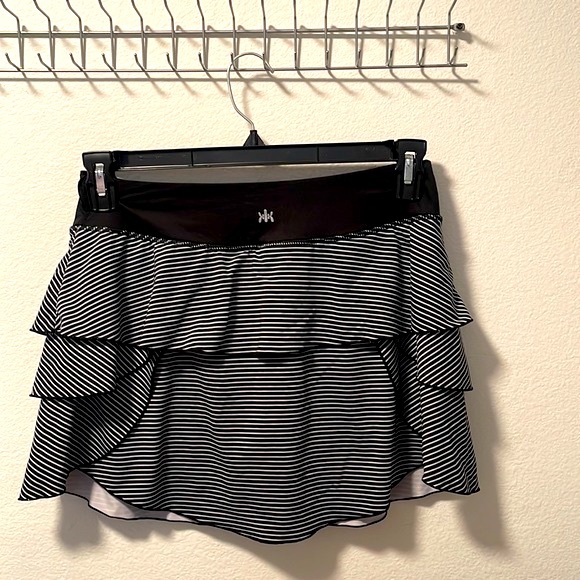 Black and White Skort! - Picture 4 of 8